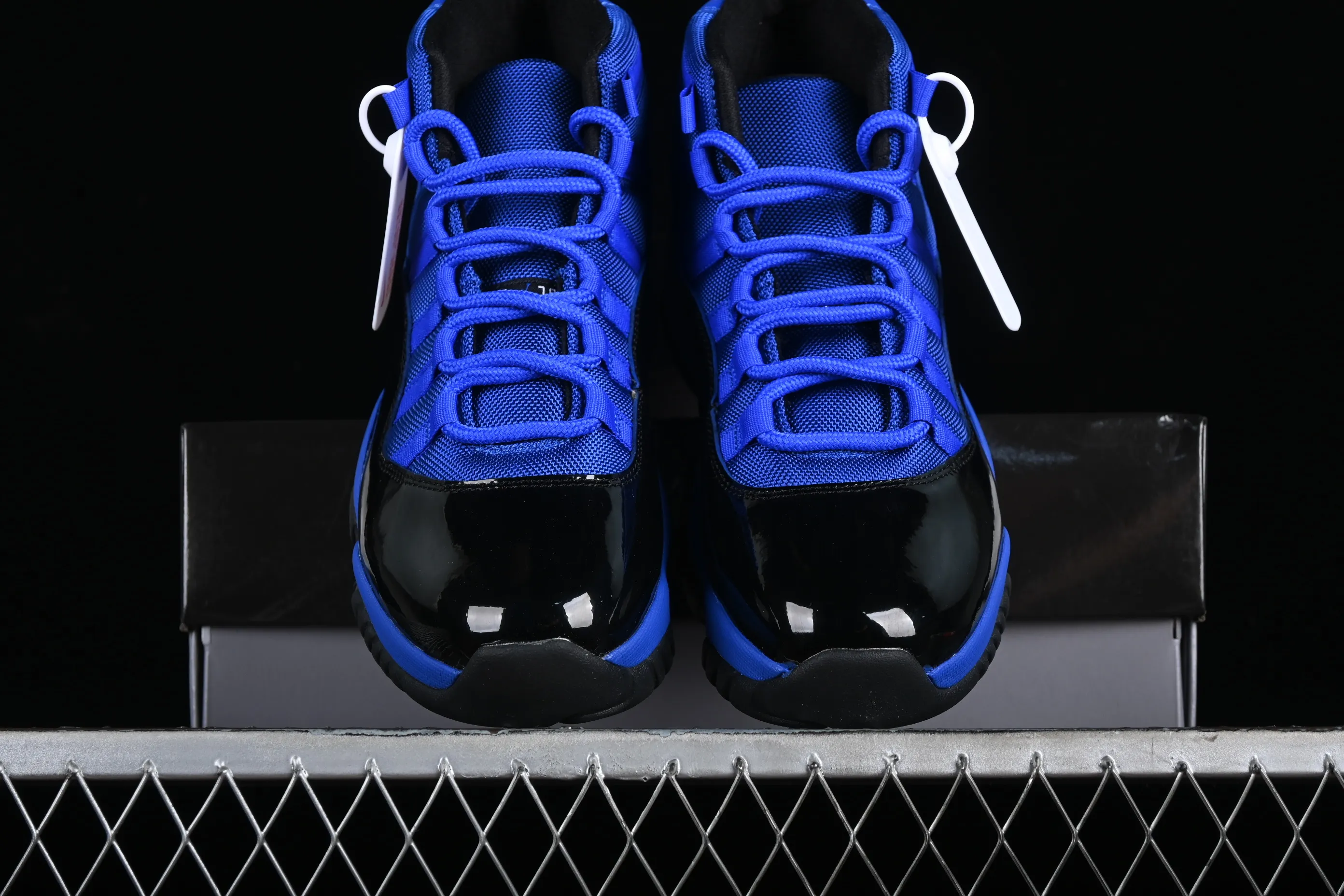 All categories Air Jordan Jordan series basketball shoes Air Jordan 11 Air Jordan 11 Retro AJ11 Joe 11 black and blue high-top basketball shoes CT8012-400
